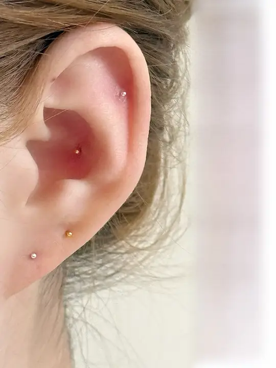 ミニマルデザインのピアス【純銀製・穴あけ不要・シンプル・日常使いに最適】
