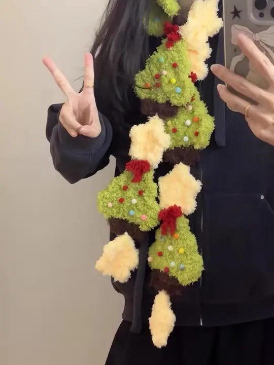 クリスマスツリー柄のアップル毛糸スカーフ【手編み・可愛いギフト】