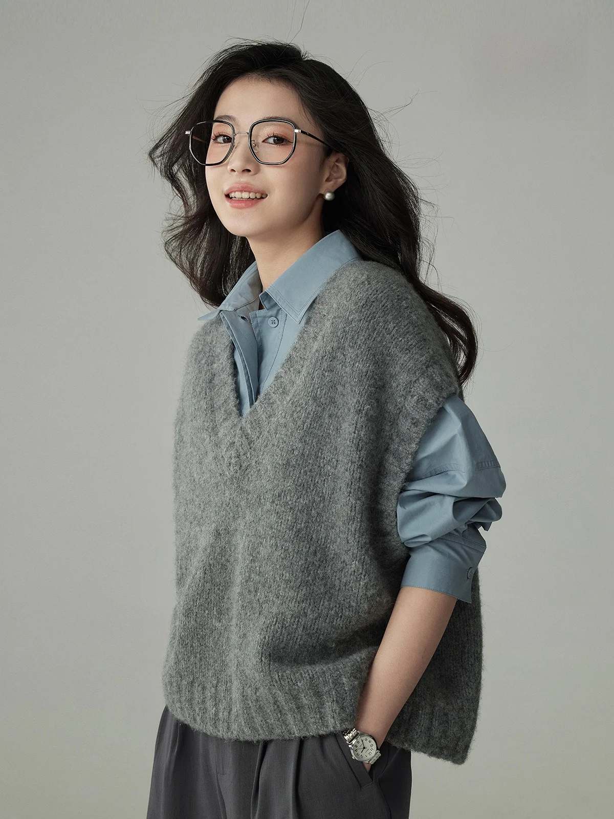 ウール製 オーバーサイズシャツ＆ニットベスト重ね着【秋春用・レトロデザイン・女性用】 春コーデ レディース 通勤スタイル