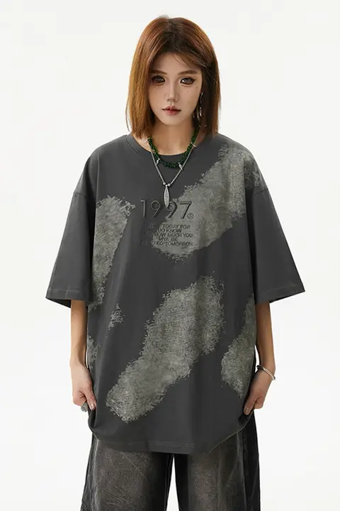カジュアルなタイダイ染め刺繍入りの短袖Tシャツ【ユニセックス・ルーズフィット・丸首】（セットアップ対応）