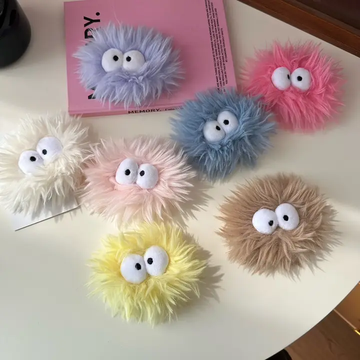 秋冬向けファニーな目付きファー付きヘアクリップ【ふわふわ・かわいいデザイン】