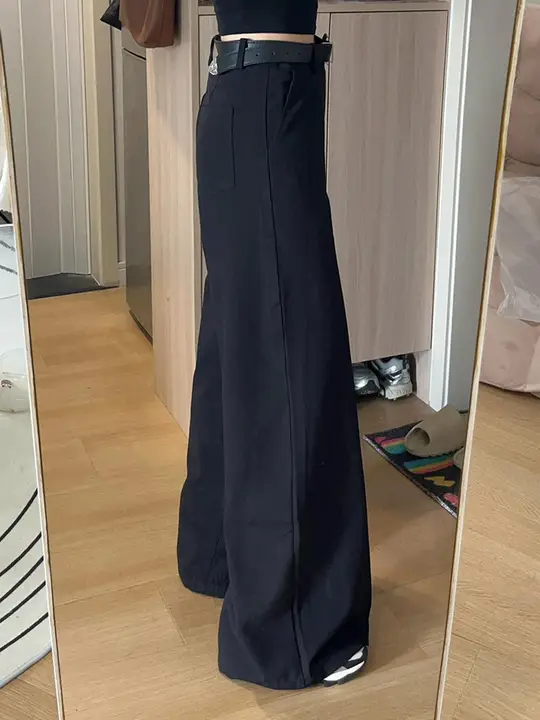 黒色のカジュアルテーパードパンツ【夏用・ワイドレッグ・大きいサイズ対応】（セットアップ対応）
