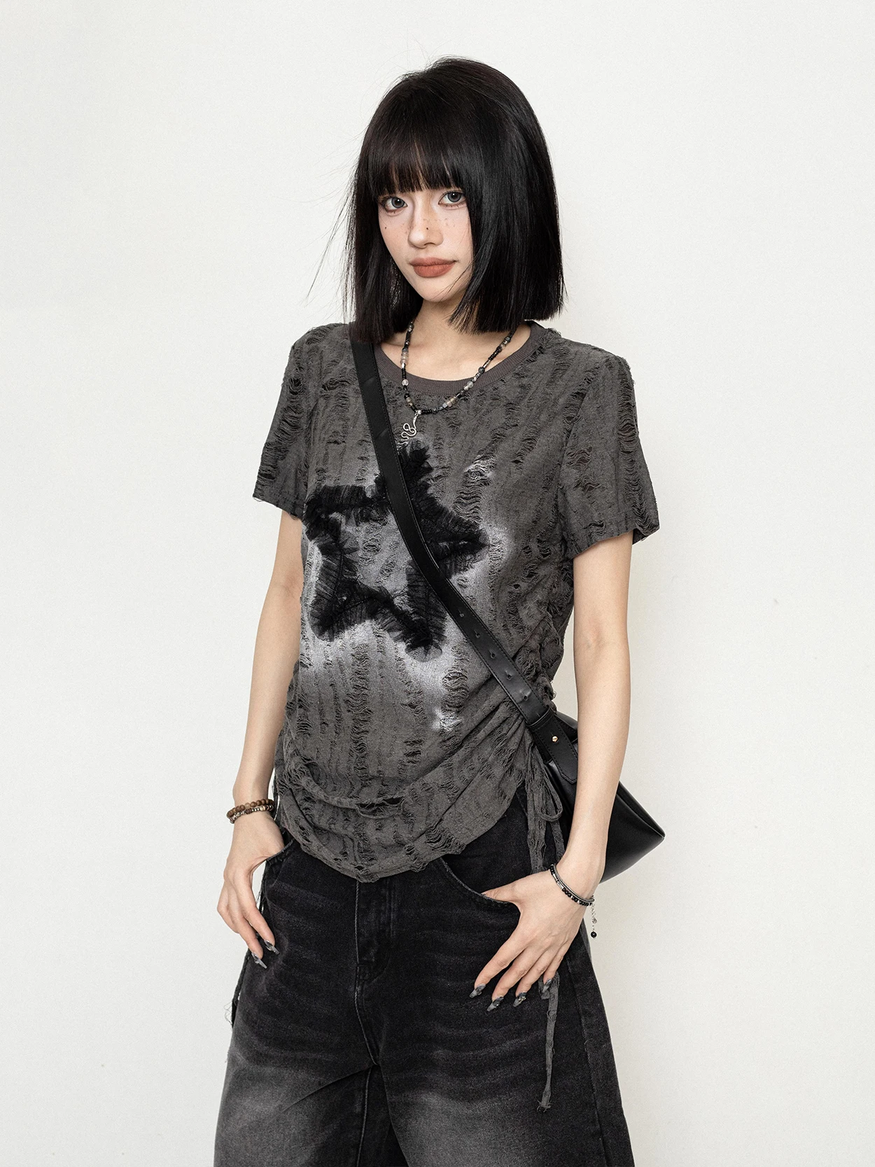 ヴィンテージ風ダメージTシャツは夏の日常着に最適な風合いを提供するのか