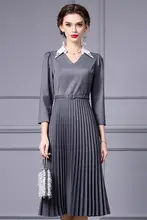 美しいデザインのグレーのプリーツワンピース【ビーズ装飾・フィット感あり・中長丈】