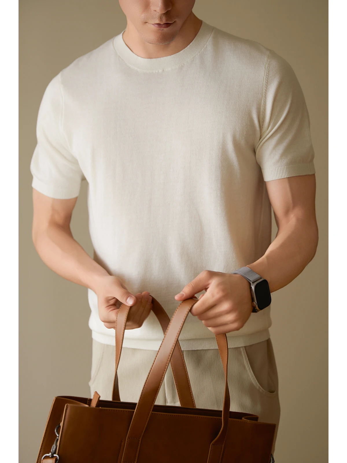 ショートスリーブTシャツは、本当に夏だけのアイテムなの？