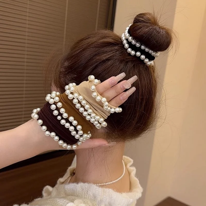 崩れにくいヘアアレンジは、本当にヘアゴムの選び方にある？