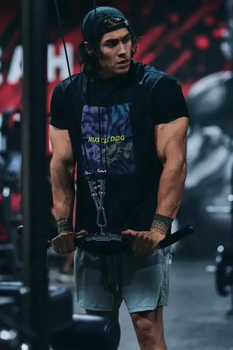 MUSCLE DOG 大柄プリントの半袖Tシャツ【アメリカンスタイル・ラウンドネック・フィット・スポーツ用】