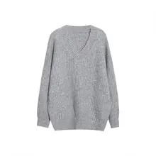 グレーのVネックニットセーター【女性用・秋冬・ゆったりとしたデザイン・厚手】