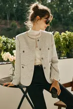 デザイン性の高いゆったりフィットのショートジャケット【秋用・女性用・おしゃれ】