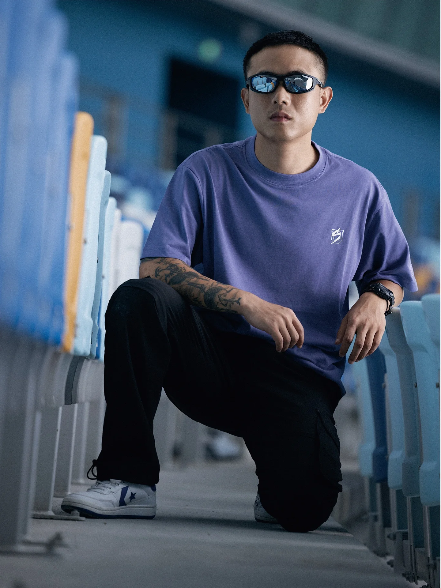 半袖ロゴTシャツ：UNITED STREETZのシンプルデザインが夏に最適な理由