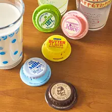 カラフルな瓶蓋デザインのマグネット式スマホスタンド【ユニークな個性派・創造的なデザイン】