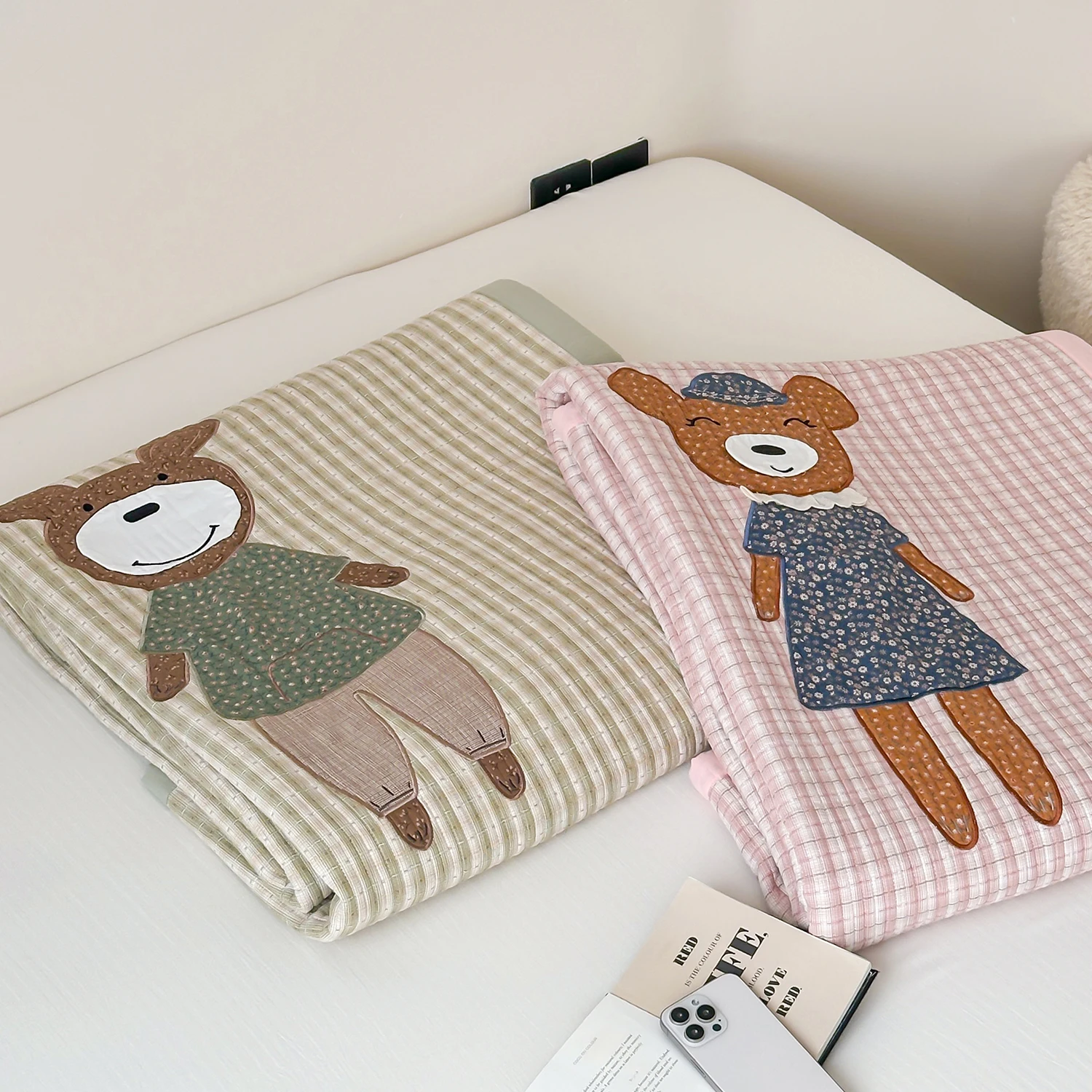 1歳の誕生日プレゼントに何が長く使えるのか？親が選ぶべき「クマのベッドカバー」の本当の価値とは