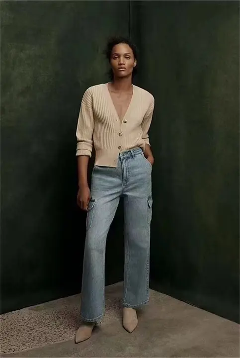 ブルーのワークスタイルストレートデニムパンツ【ワイドレッグ・レディース・大きいサイズ対応】（セットアップ対応）