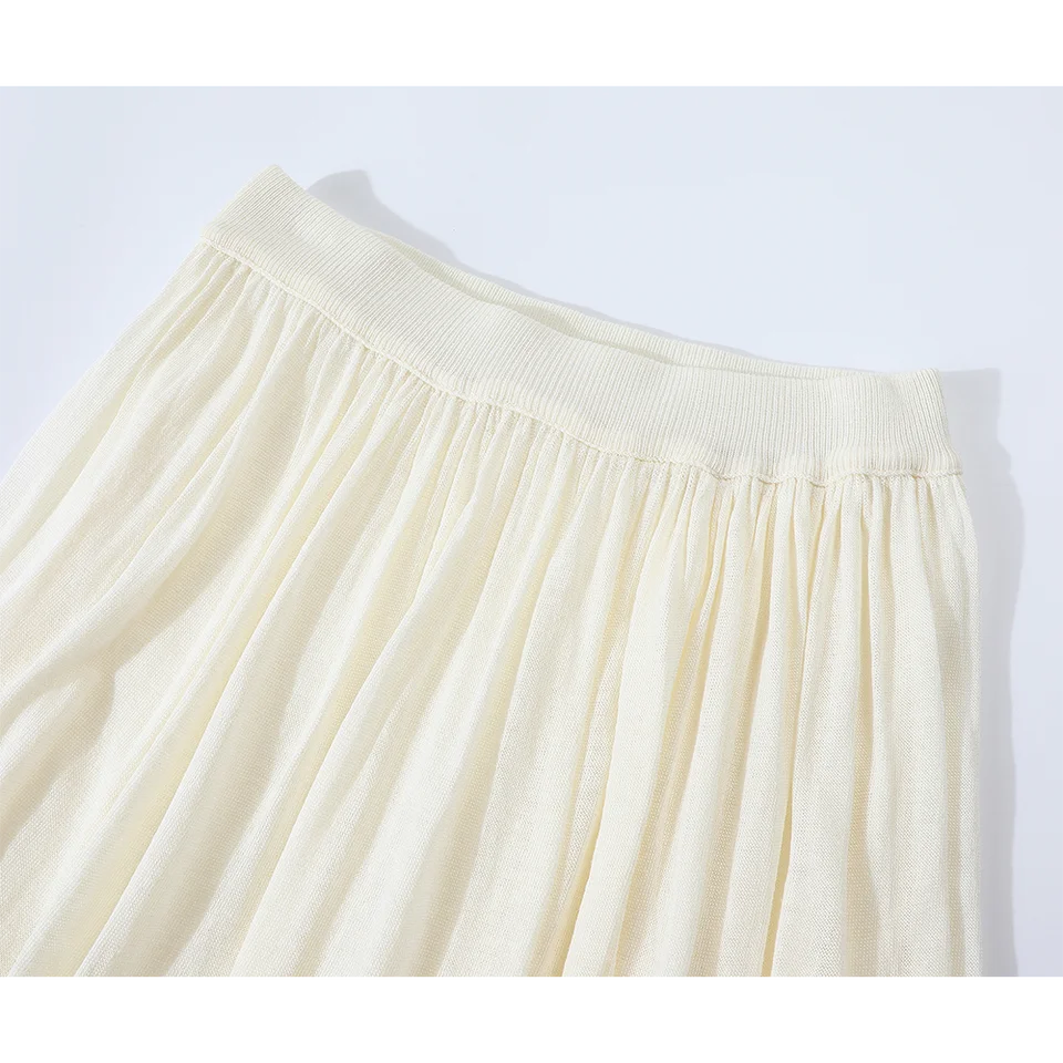 優しい風合いのシンプルなバタフライスリーブシャツ【夏用・肌触り良 好】とプリーツスカート（セットアップ対応）