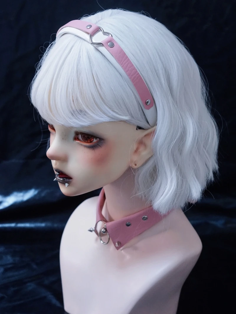 ハート型フェイクレザー ヘアバンド：ピンク色の手作りアクセサリーが提供する日常のスタイルサポート