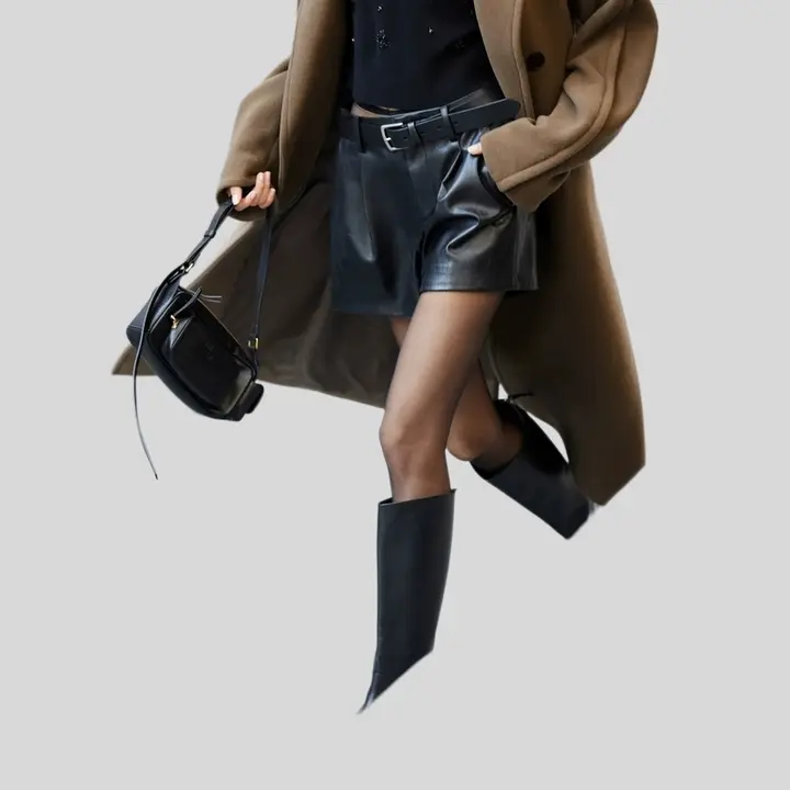 高ウエスト フレアショートパンツ【デザイン性のあるエンボス加工・スタイル】