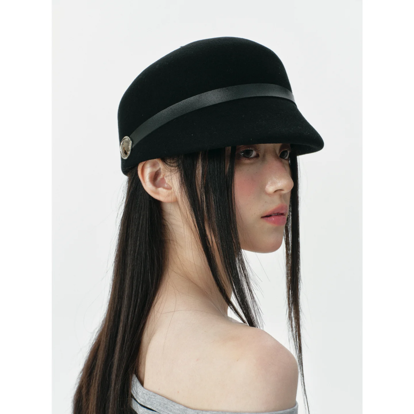 乗馬女性が着るべき帽子は？レトロなウール帽子が実は最強の選択肢