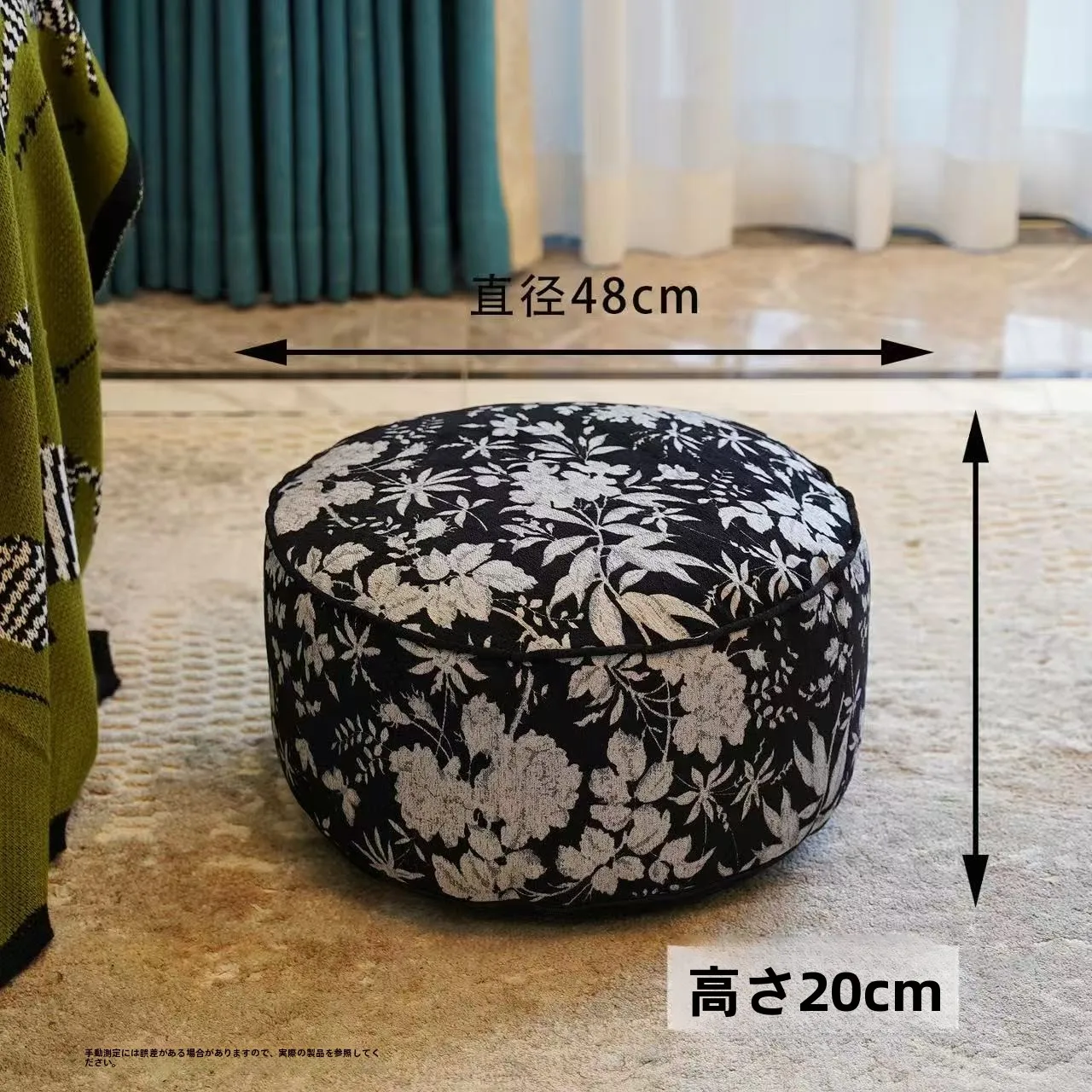洗える丸型クッションマット：新古典風の植物柄がリビングやバルコニーに合う理由