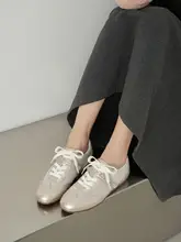 快適な履き心地！通気性のあるメッシュデザインのフラットトレーニングシューズ【水晶装飾・柔らかいソール・カジュアル】
