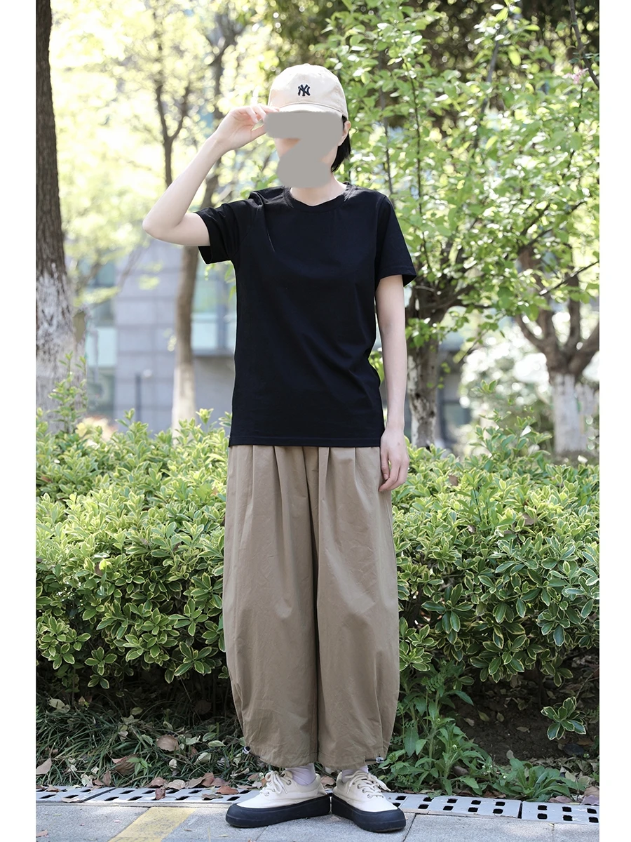 ママコーデの基本スタイルとは？シンプルTシャツで自然なスタイルを実現