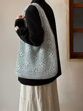 ハンドメイドの透かし編みトートバッグ【大容量・肩掛け・リゾートスタイル】