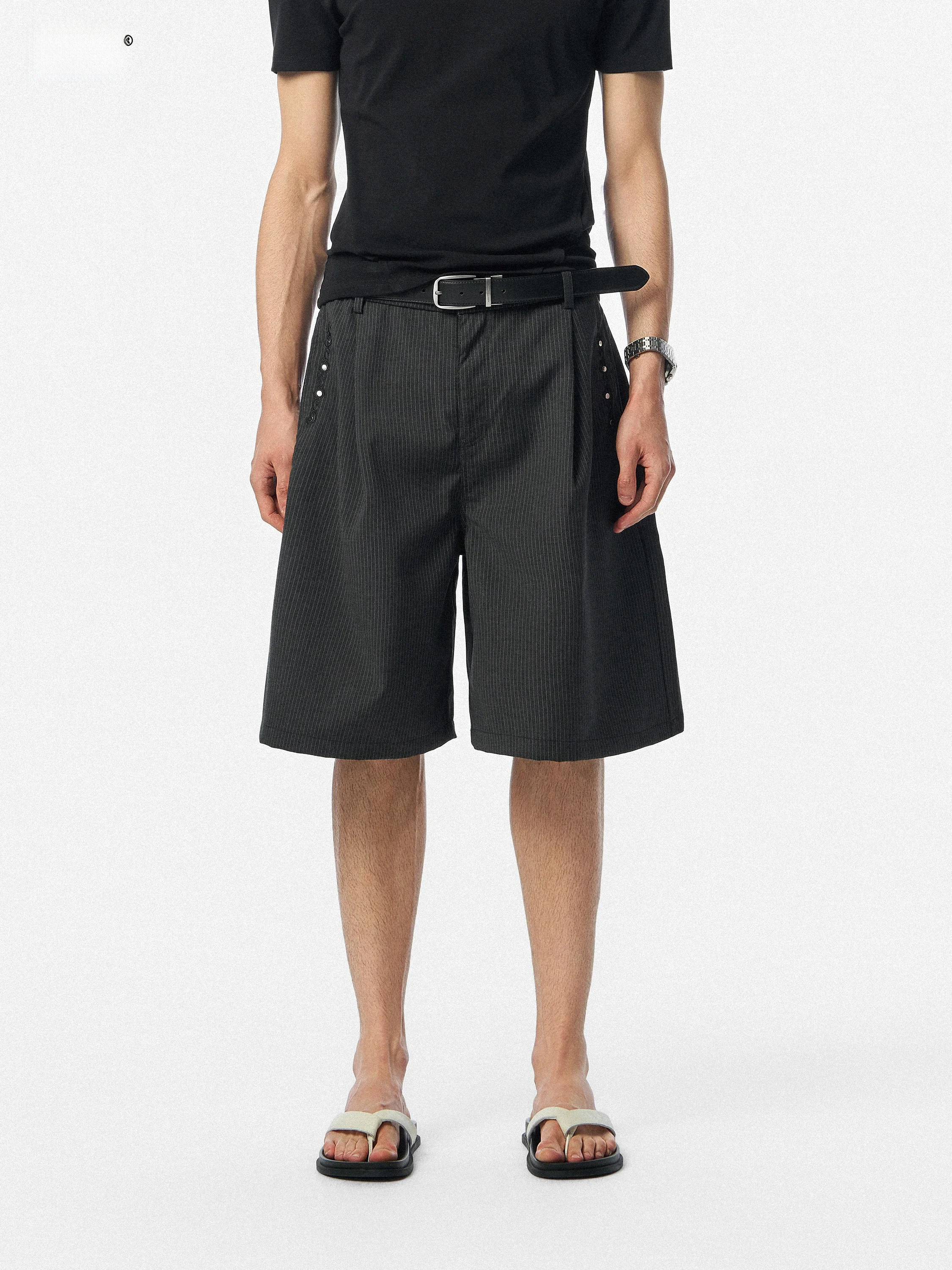 5月末にどんな服装が旬か？ストライプパンツで夏のスタートを切るベストな選び方とは？