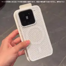 通気性に優れたハニカムデザインのスマートフォンケース【真の冷却機能・マグネット方式】