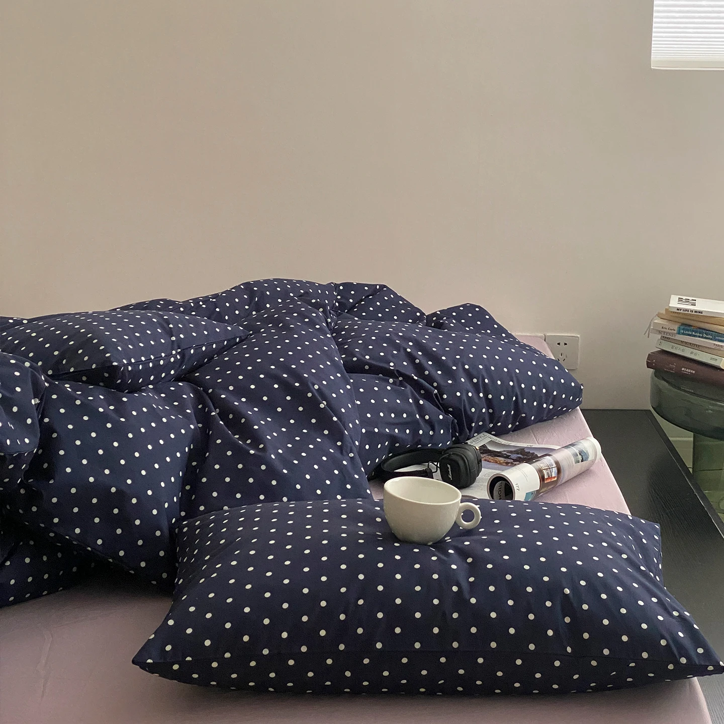 マットレスカバー シングルを選ぶべき？シンプルなドット柄が睡眠の質を高める理由