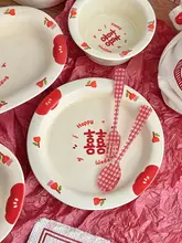 祝いの席に最適！陶磁器製食器セット【カップ・サラダボウル・プレート・赤色・カップル用】（セットアップ対応）