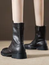 擦れた色合いのレトロなスクエアトゥ本革マーチンブーツ【中筒・ライディングブーツ・太ヒール・レースアップ】