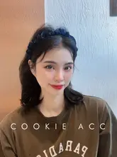 カチューシャ レディース サテン ギャザー ブラック グレー 韓流 上品 きれいめ 若見え トップボリューム 「cookie」