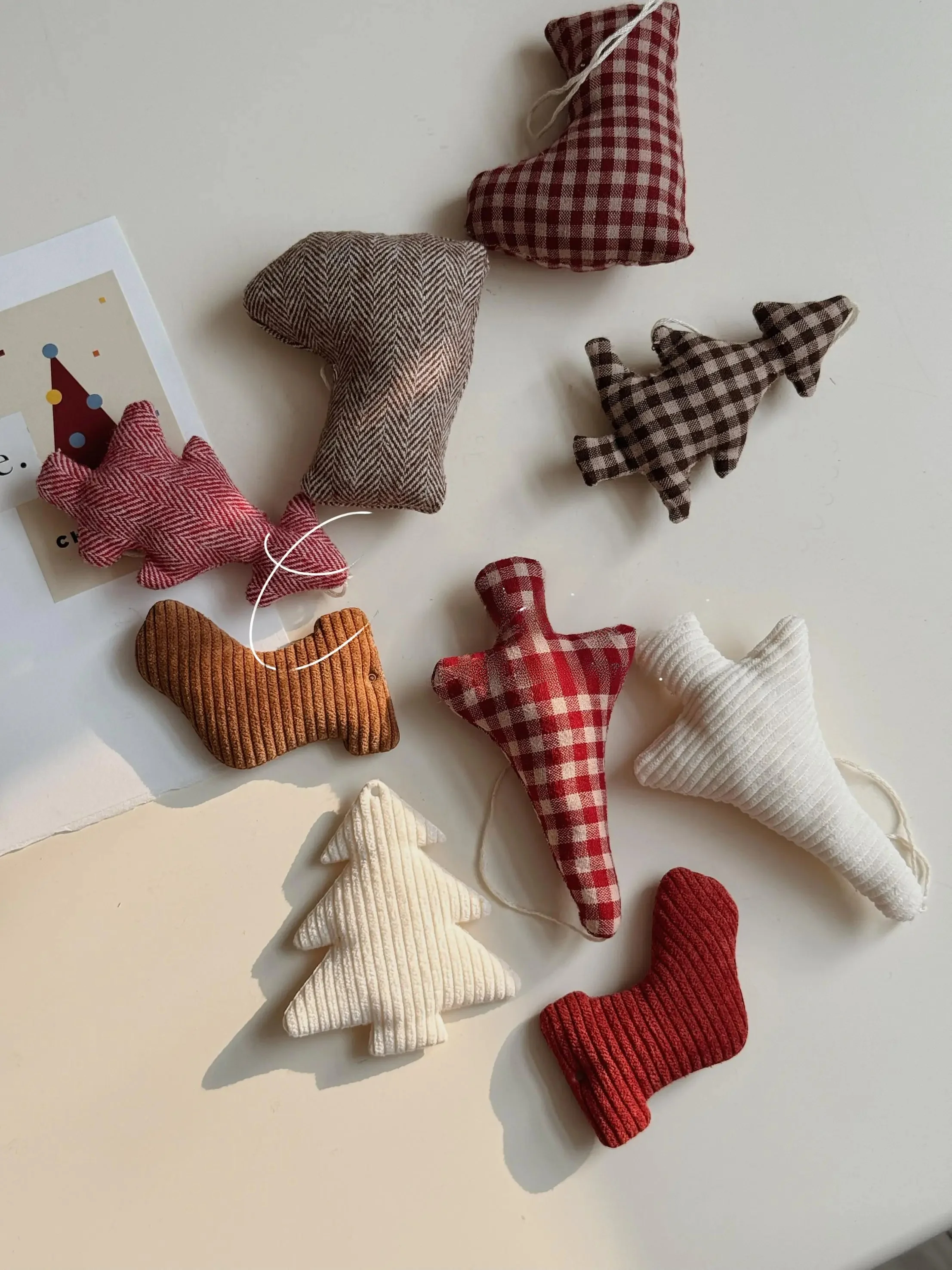 ラインクリスマス背景で悩んでいるなら、この布製掛け飾りが救う理由は？
