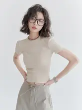 シンプルなデザインの短袖Tシャツ【女性用・夏用・おしゃれ・伸縮性あり】