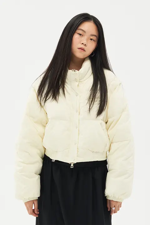 半高領の短丈ダウンジャケット【取り外し可能な袖・レディース・ブラック・冬用】