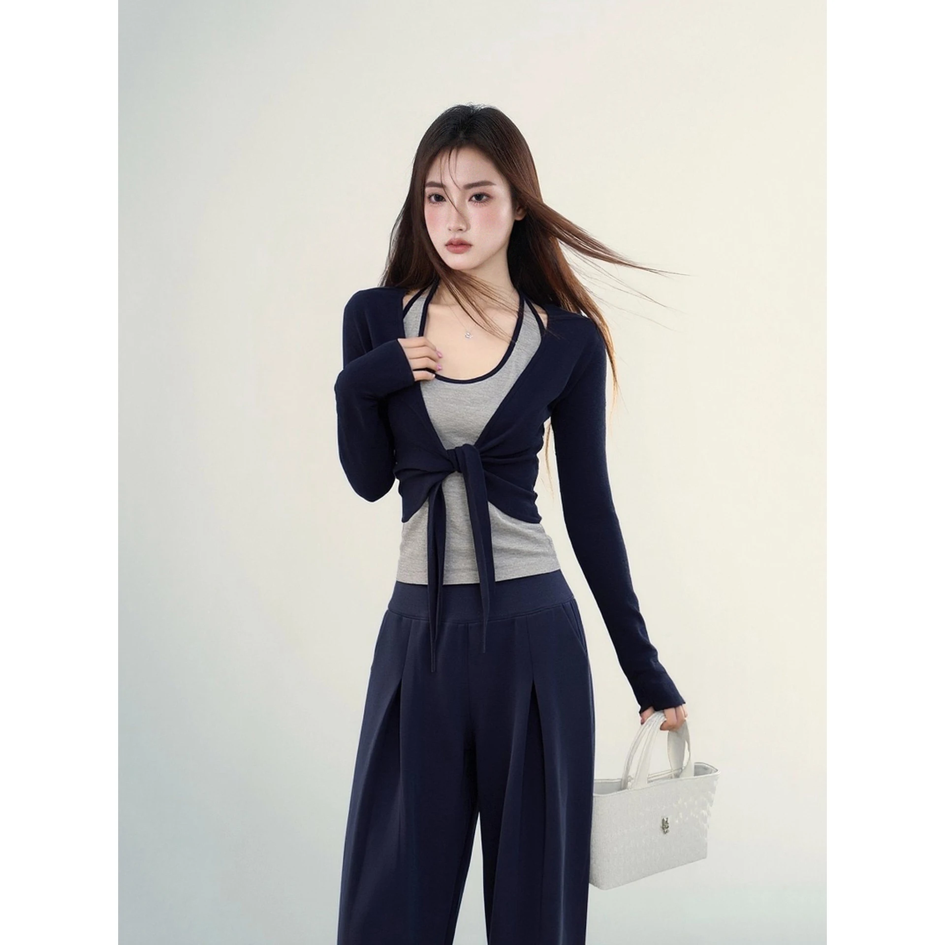 前開きの服はなぜ今、女性の日常に必要なのか？