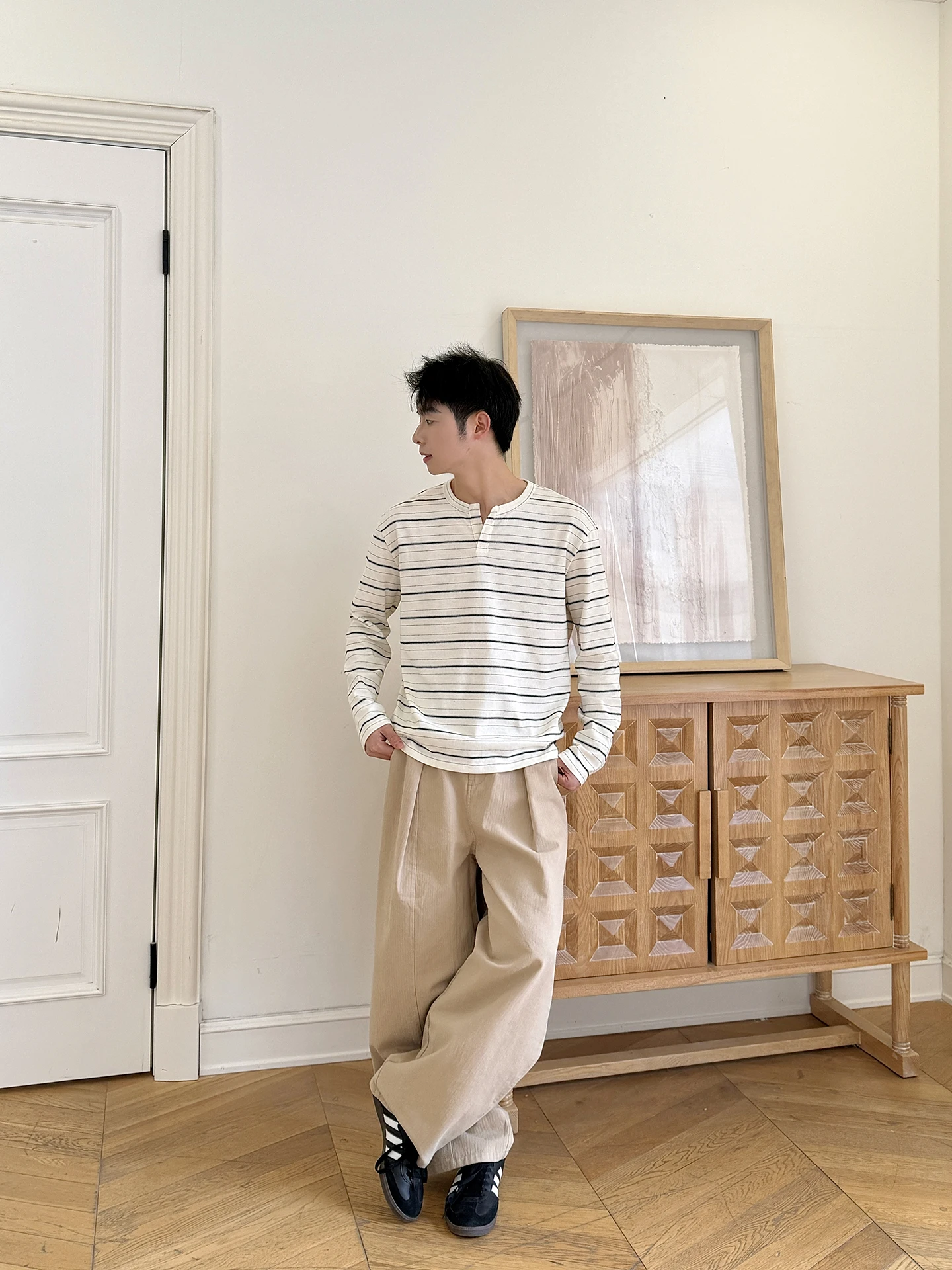 エッグパンツや水色パンツに悩むなら、春のカーキパンツでどう選ぶ？