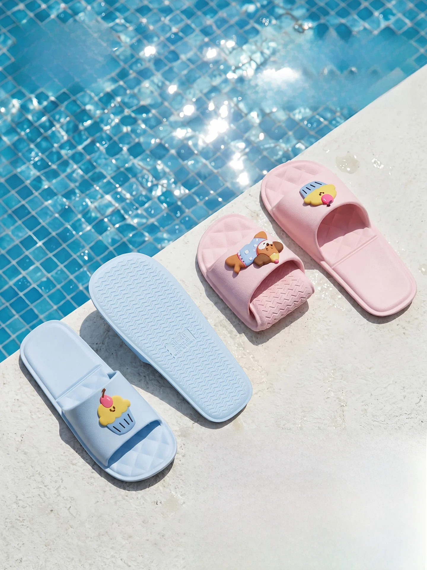 旅行用折りたたみスリッパ：防滑・水泳・携帯性を兼ね備えたEVA製の便携型ホームスリッパ