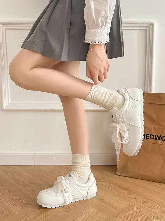 レースデザインの夏用バレエ風スニーカー【透湿・くるぶし丈】