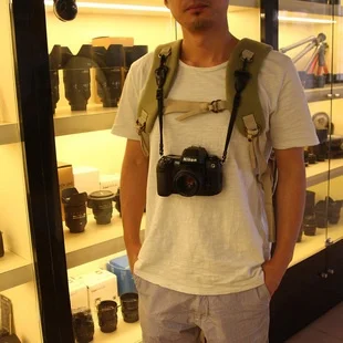 extended strap 2 は本当に必要なのか？カメラを運ぶときのリアルな使い勝手を解説