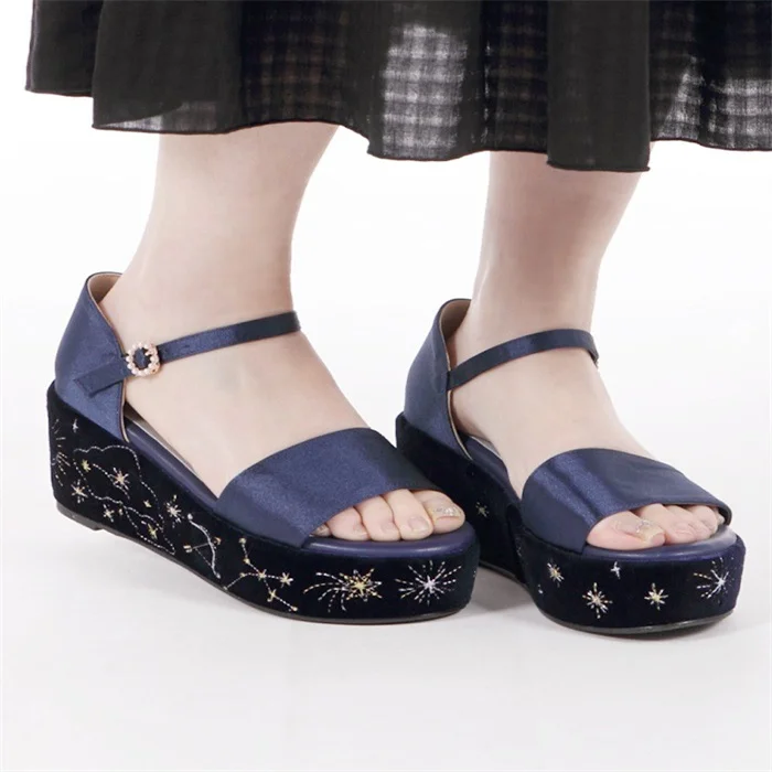 刺繍星座のレトロコート風ストラップサンダル：雨の日に履く女性向けの防水デザイン