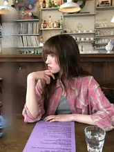 春夏用のゆったりとしたチェック柄シャツ【女性用・襟付き・カジュアル】