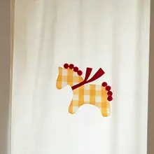 新年の吉兆を呼ぶ！手作り布絵刺繍付きカーテン【可愛いフワフワボール・クリエイティブデザイン】