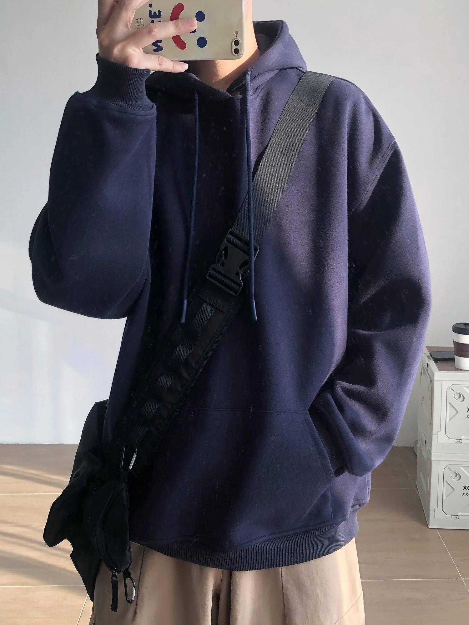 春服 メンズ 通勤で失敗しないコーデの秘密：裏起毛パーカーの本質