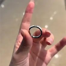 チタン製変色しない白真珠母リング【洗練デザイン・ダイヤモンド付き・エレガント・万能アクセサリー】