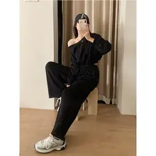 秋のカジュアルファッション！斜め肩デザインの長袖トップスとストレートワイドパンツ（セットアップ対応）