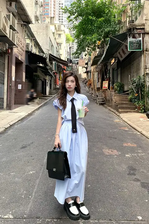 学院風のブルータイシャツとフレアスカート【女性用・高級感・フルスリーブ】（セットアップ対応）