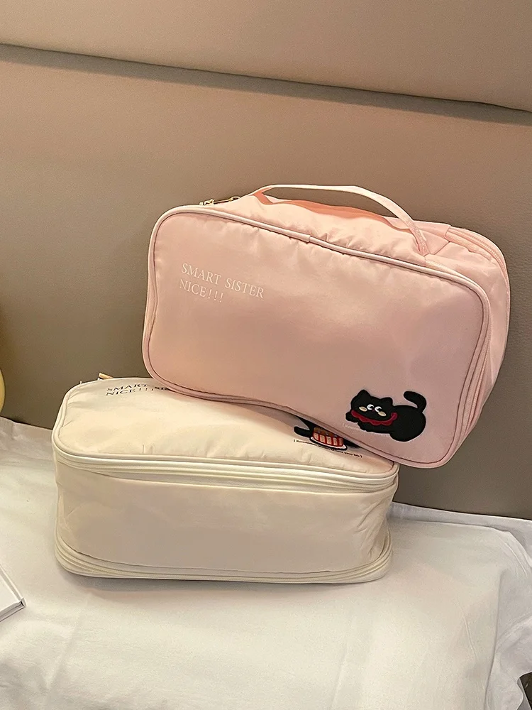 旅行用収納ポーチ：下着・パンツ収納用三つのポケットセットの選び方と実用性