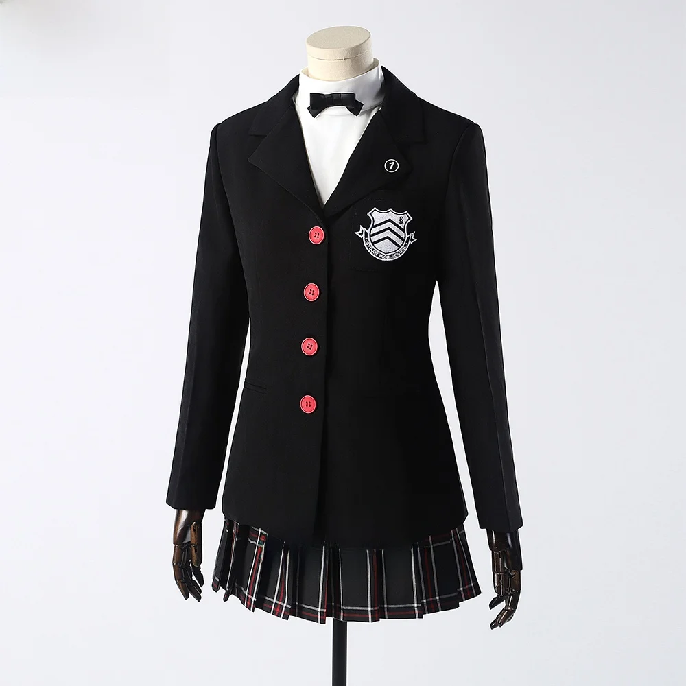 20代の社会人にとって、私服としての「女神異聞録」コスプレ衣装は本当におすすめなのか？