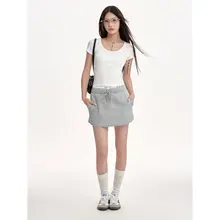Uネック短袖白Tシャツ【フィット感・セクシー・ウエスト露出・女性用】