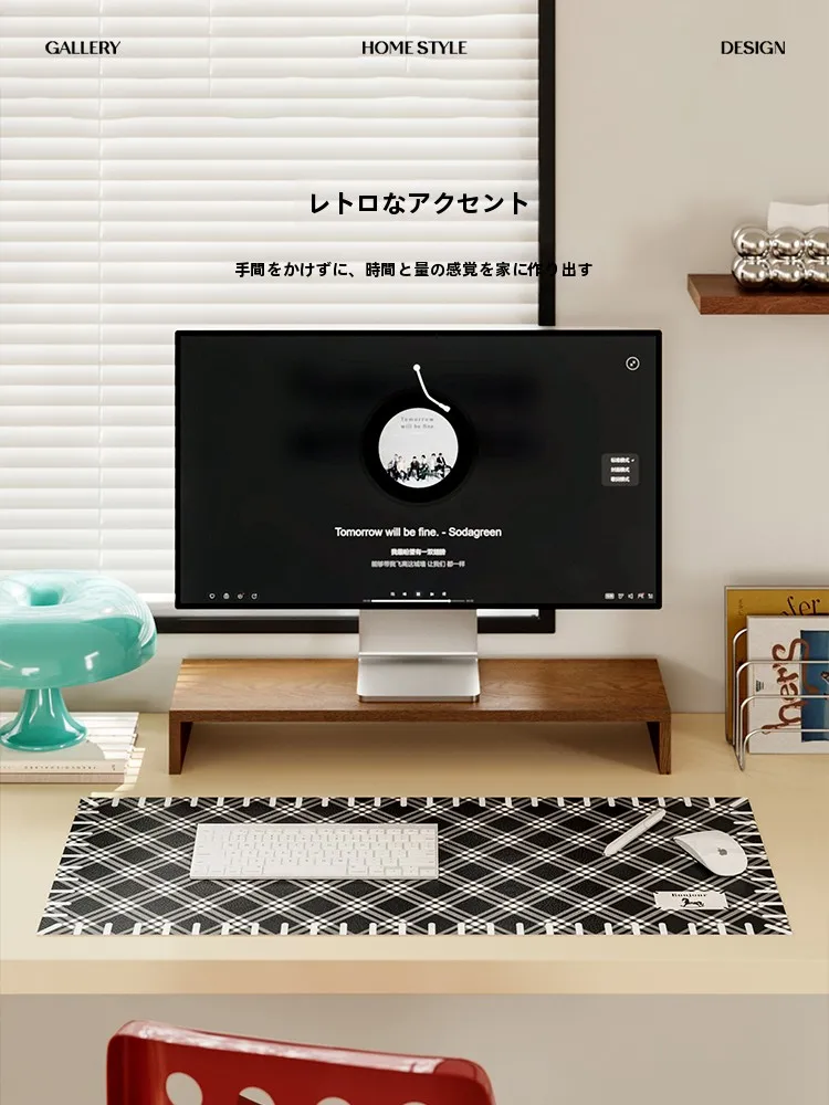 ブルーチェックの超大きなマウスパッド：ゲーミングデスク周りの便利グッズとしての実用性と性能